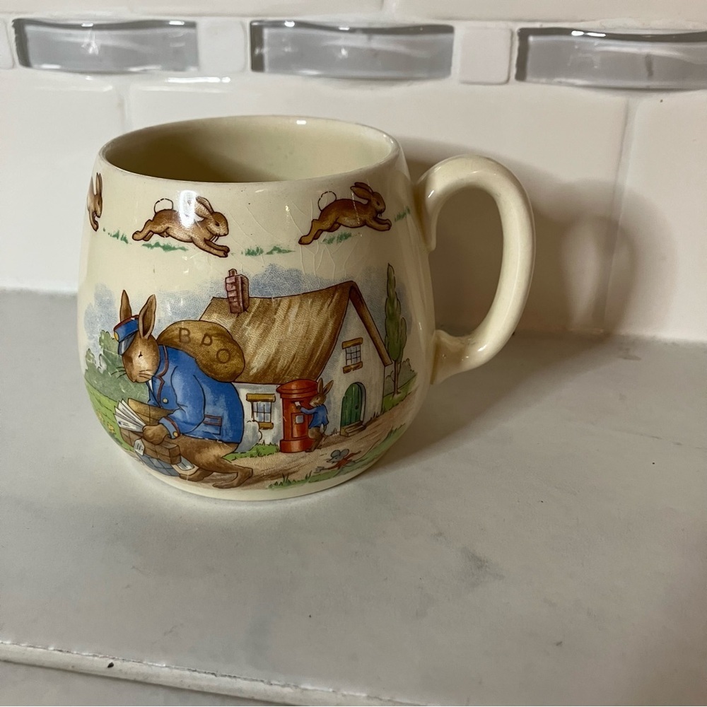 Bunnykins Royal dalton made in England small tea cup / mug. EUC!